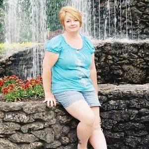 Meet your Posher, Vallerie